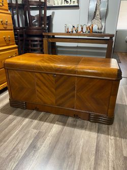 Vintage Lane Cedar Chest
