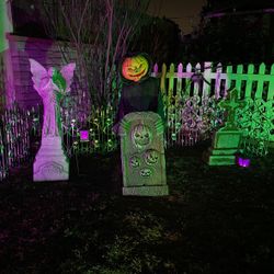 2015 Pumpkin Guardian of the Grave from Spirit Halloween