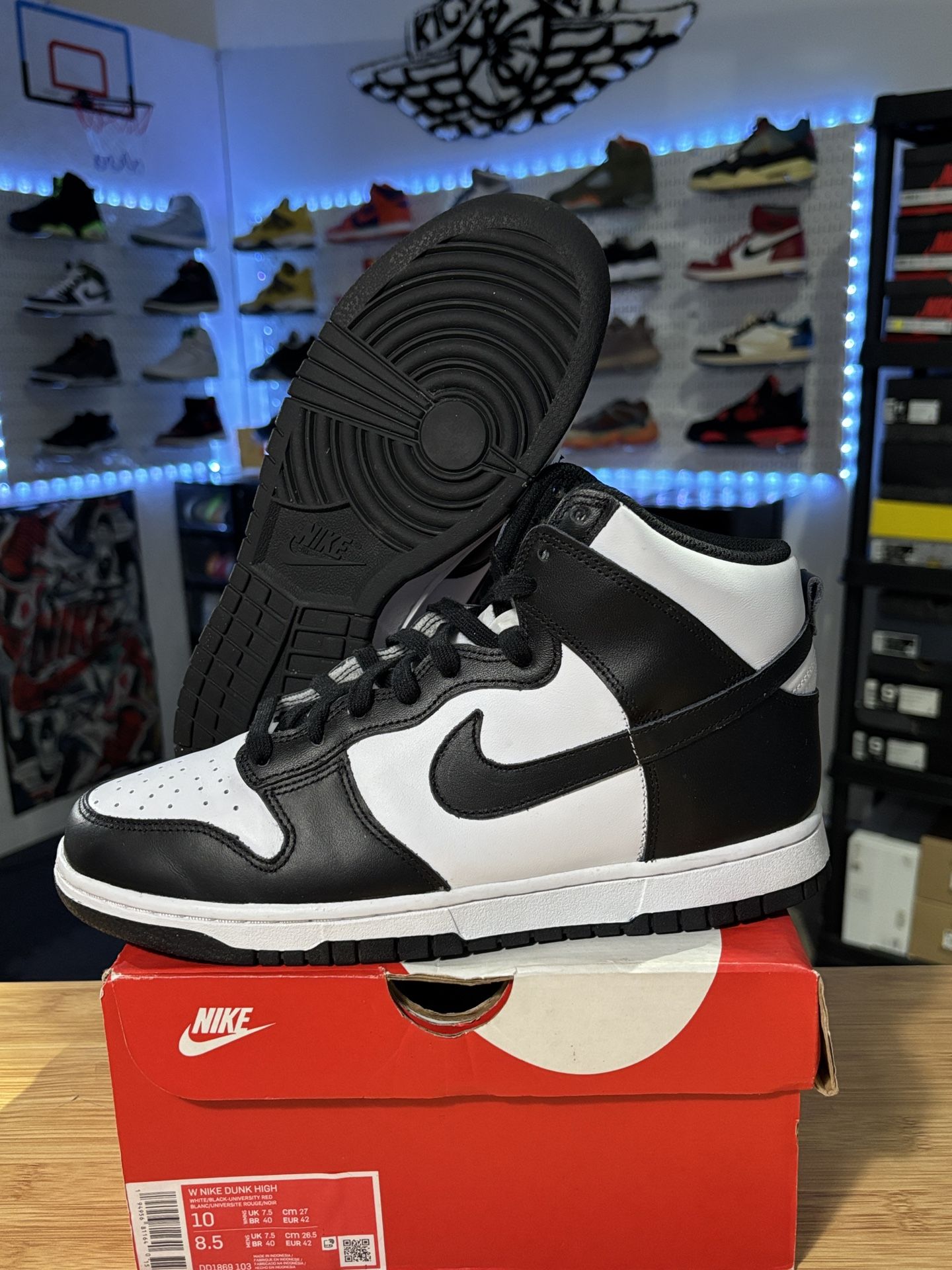 NIKE DUNK HIGH “PANDA” SIZE 8.5 MENS