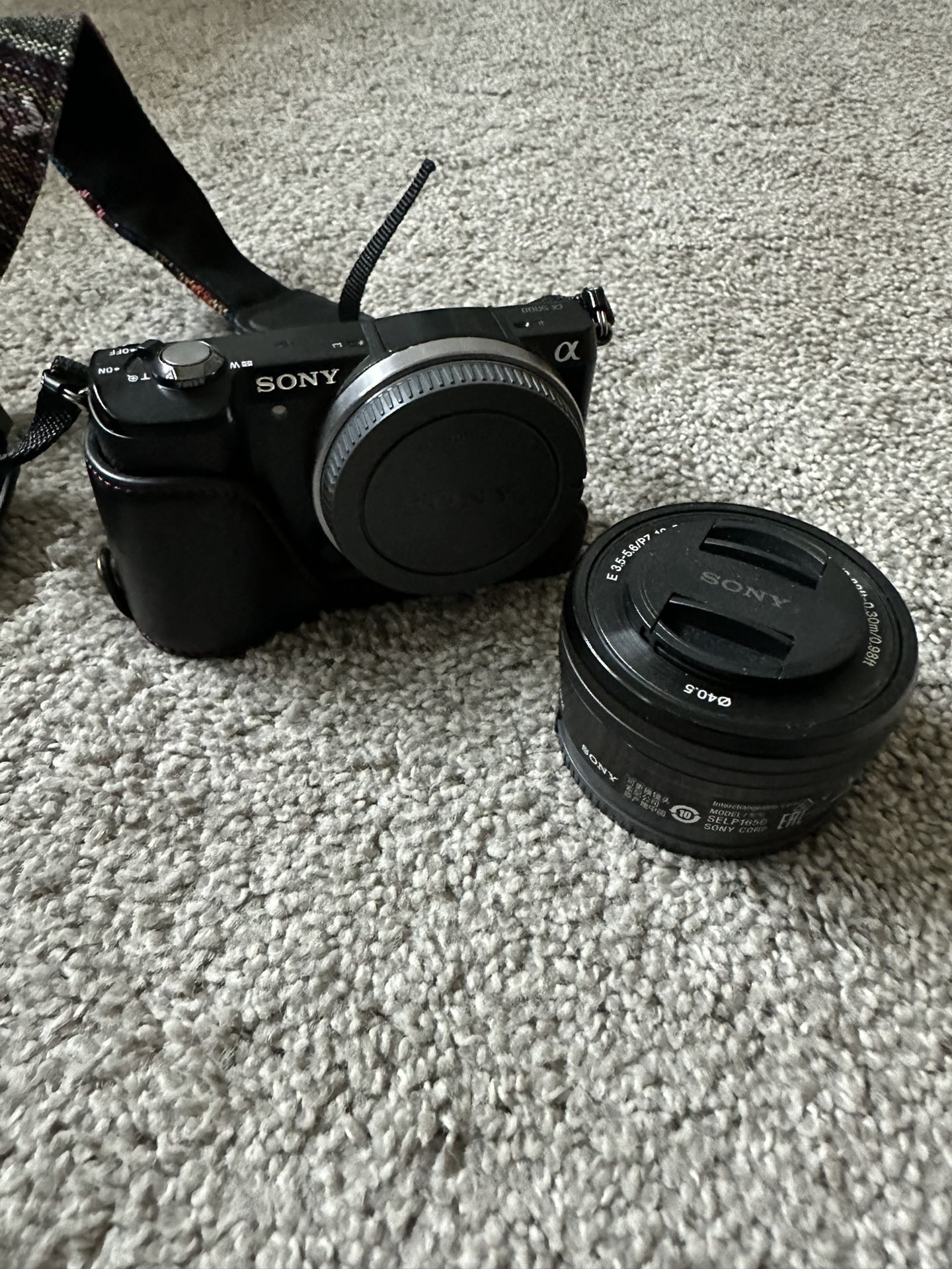 Sony A5000 Kit w/lens Digital Camera Mirrorless for Sale in Glendale