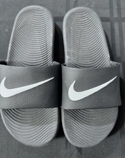 Nike Slides (Youth)