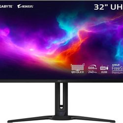GIGABYTE - AORUS FO32U2 32" QD 4kOLED 240Hz Gaming Monitor 3840x2160