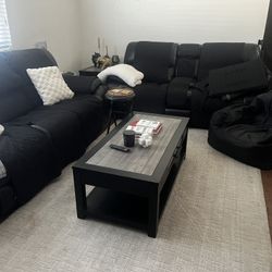 Rug And Coffee Table 