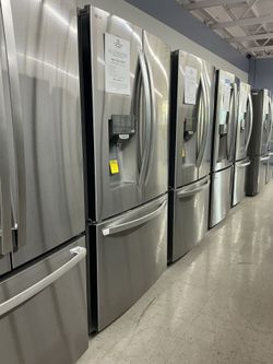 $1399 (MSRP$3099, Save$1401) LG French 3 Door Refrigerator in Stainless Steel With ThinQ and IcePlus