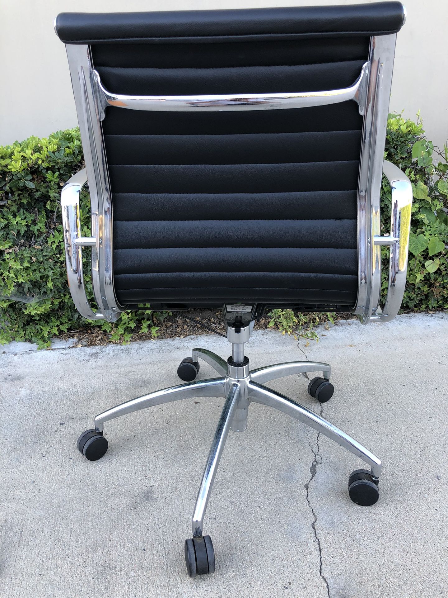 Black Leather Office Chair AllSteel Chair Steelcase Grey Chairs