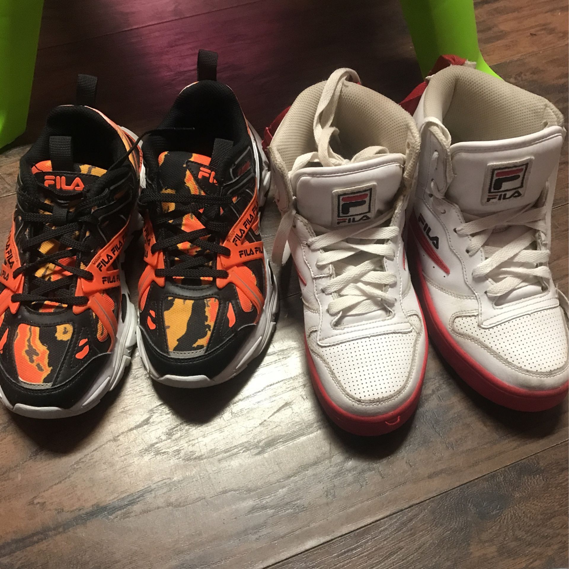 2 Pairs Of FILA sneakers 