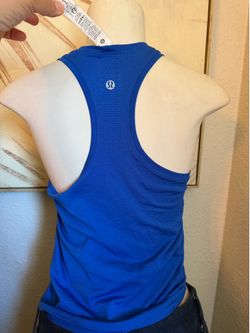 Lululemon top size 4