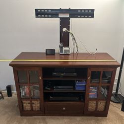 3in1 Tv Stand Holds Up To 65”