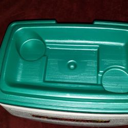 New coleman 24 can cooler