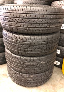 LIKE NEW MICHELIN 265 65 18