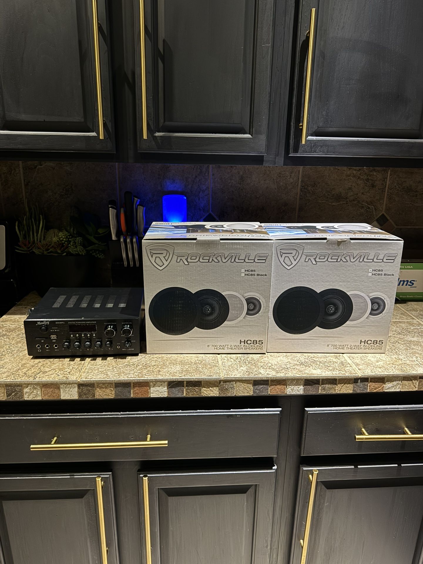 Amplifier with Rockville Speakers