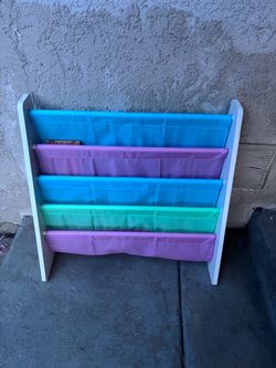 Toddle book shelf