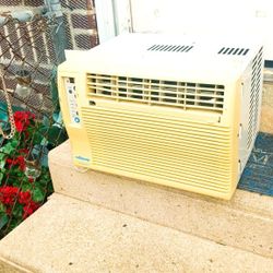 Air 8000 BTU AC Unit 