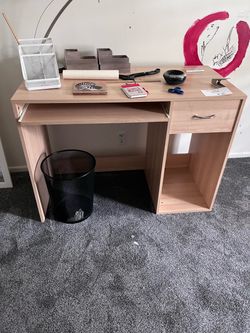 Free desk