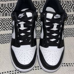Nike Panda Dunks 