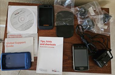 BLACKBERRY Storm 9530T Phone. WORKS.  Holds a charge