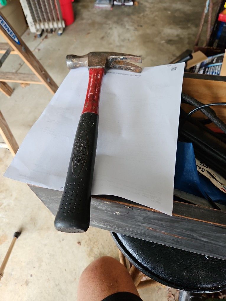 16 Ounce Plumb Straight Claw Hammer 