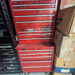 CRAFTSMAN LARGE ROLLING TOOL BOX 