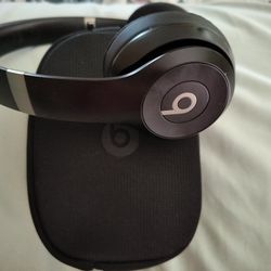 Beats Solo 4
