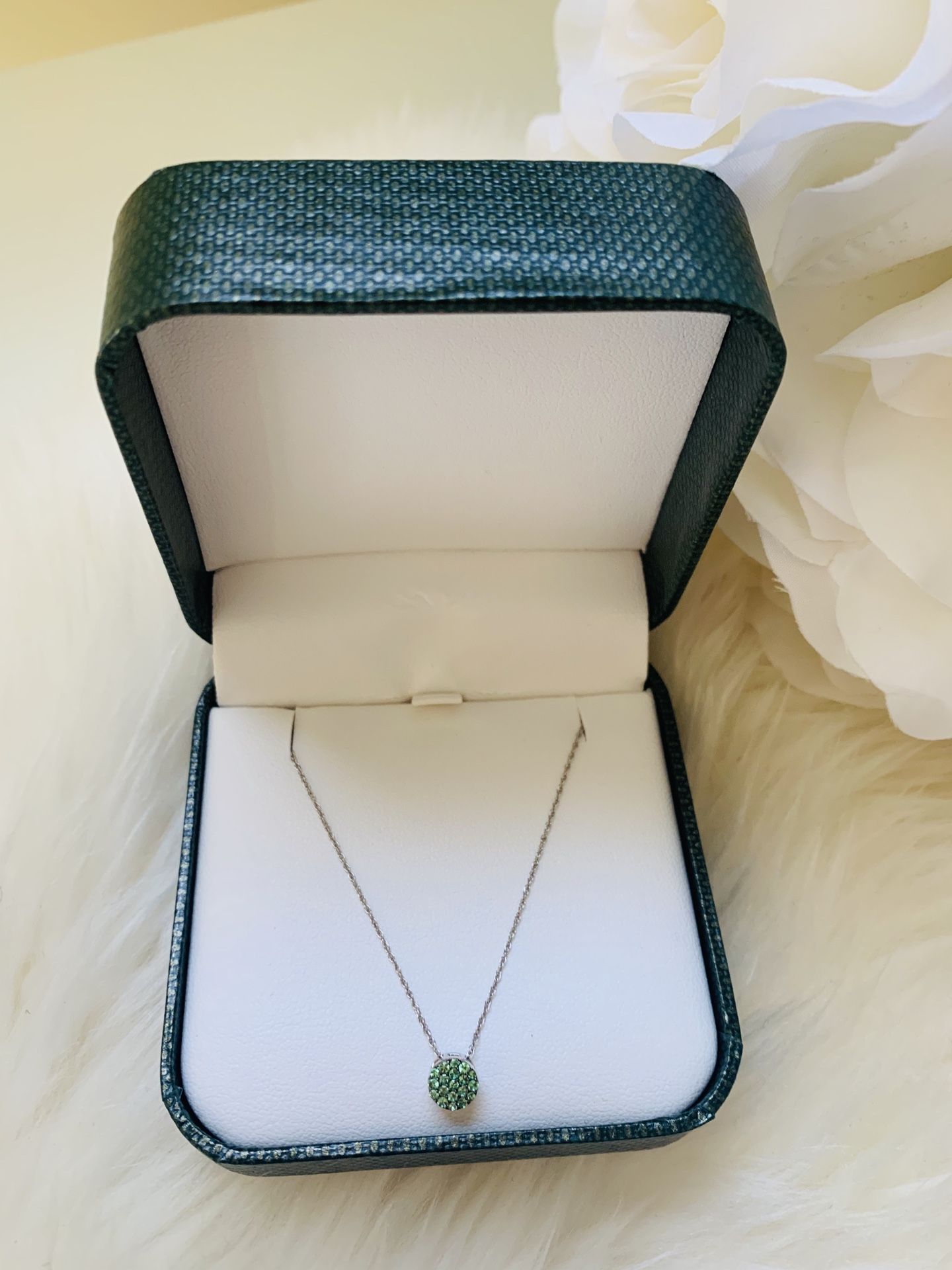 Necklace for Women Light Green Emerald