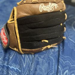Rawlings  Left Hand Baseball Glove Size 11 Inch