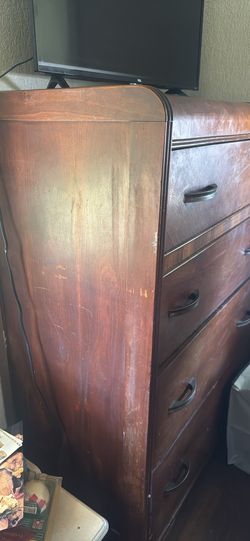 Dresser