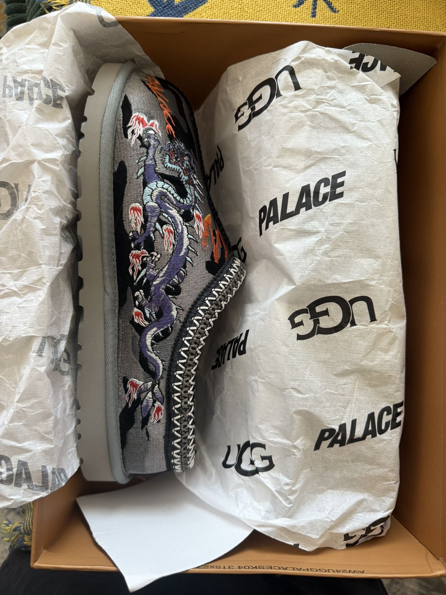 Palace Ugg Size 8M
