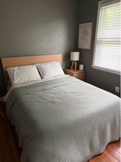 Full Size Casper Bed Mattress/Frame