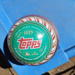 2025 Topps Holiday Baseball Trading Card Tin