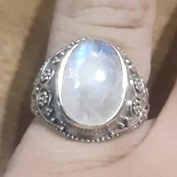 Stunning .925 Solid Sterling Silver Moonstone Ring