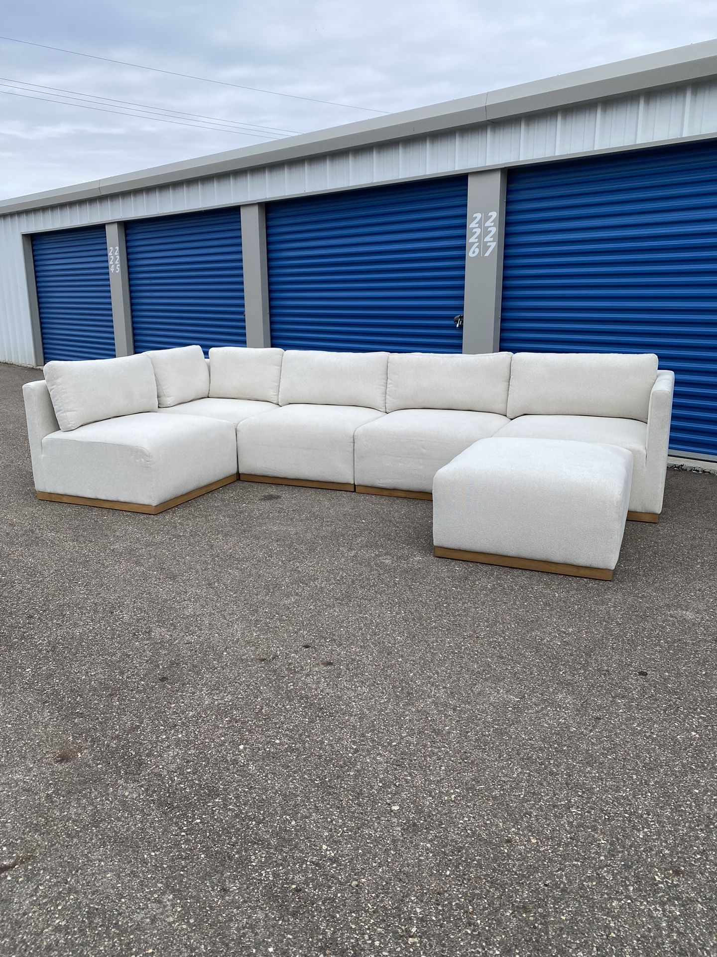 Henredon Murphy Fabric Modular Sectional with Ottoman New With Tags