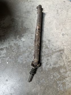99-06 Chevy Silverado 4wd Front Driveshaft