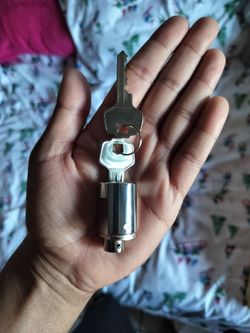Cylinder Storage Lock: Public Storage: New + 2 Keys!!