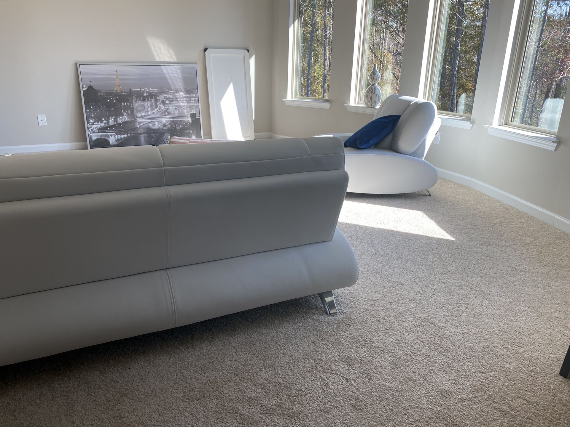 Zuri - 3 Piece Living Room Set   Brand New /White Leather 3 Piece Living Room Set