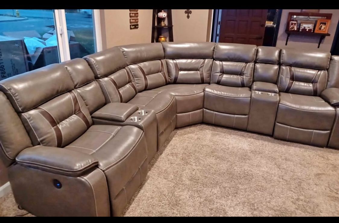 New Gray Power Recliner Sectional Couch! Includes Free Delivery 🚚! Free Assembly!