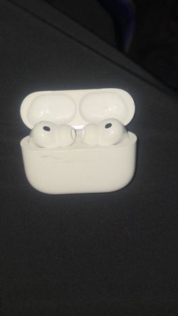 ​Apple AirPods Pro with Charging Case - Fully Working & Clean (PRICED FOR QUICK SALE)