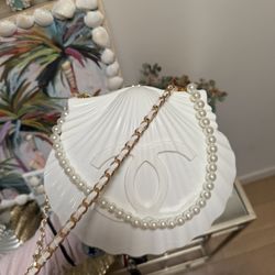 GWP CHANEL CLUTCH 