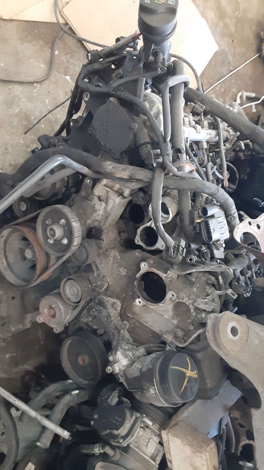 Parts parting out 3.0l v6 diesel engine for parts locked up sprinter Mercedes