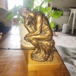 "The Thinker" Statue 