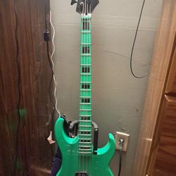 Dean Custom Zone 4 Bass (Nuclear Green) Plus Amp And Accessories 