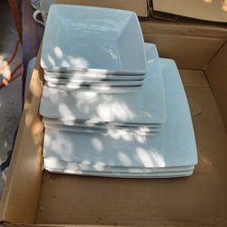 Home Tarjet China Plates Porcelain 12 Total.
