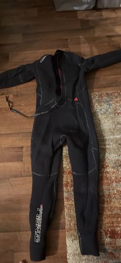 2x O’Neill XL wetsuit
