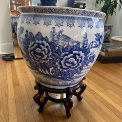 Vintage Chinese Porcelain with stand