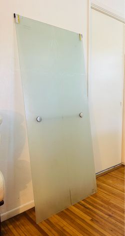 Sliding shower door