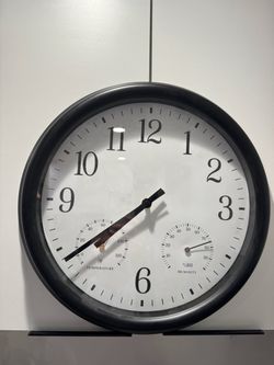 Large Wall Clock with Temperature and Humidity