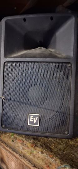 Pair of Ev speakers