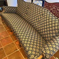 Fantastic Couch And 2 Matching Chairs 