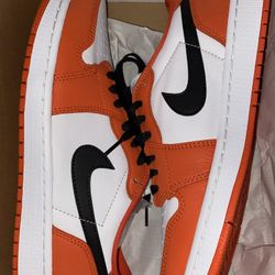 New men’s size 9.5 Jordan 1 low starfish 