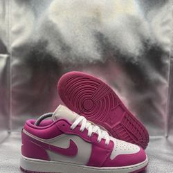 Air Jordan 1 Low Fire GS 