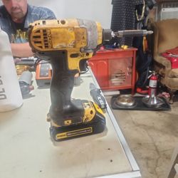 Dewalt Cordless DRILL 